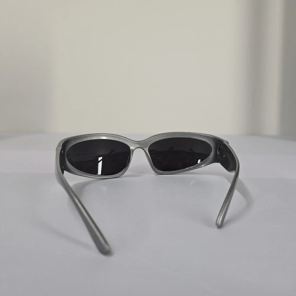 NEW Wrap Around‎ Sport Sunglasses Silver Tone Mirror Lens